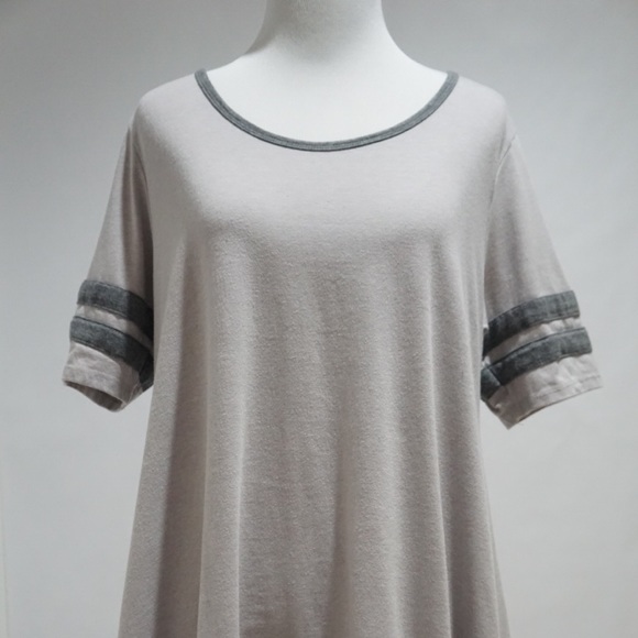 LuLaRoe Tops - 🎁🎁🎁🎁Lularoe Top